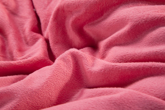 Vải màu hồng đẹp cao cấp, mịn màng tạo cho bạn cảm giác êm ái, thân thiện với sức khỏe của bạn